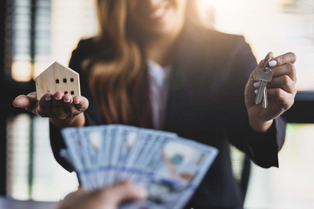 make money as a real estate agent